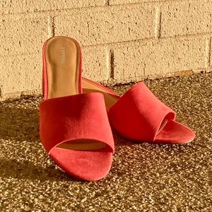 NWT Express Coral Suede Wide Block Heel Sandals